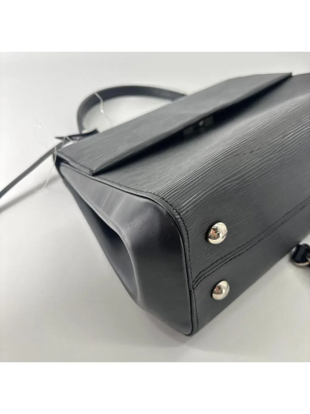 Louis Vuitton Epi Cluny MM Black Handbag